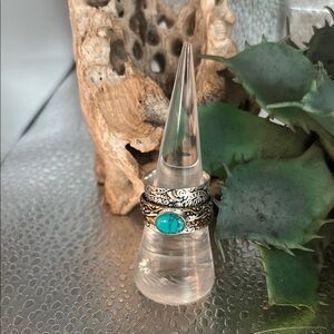 Size 7. Three tone spinner ring with a turquoise stone so cool for fidgeting
